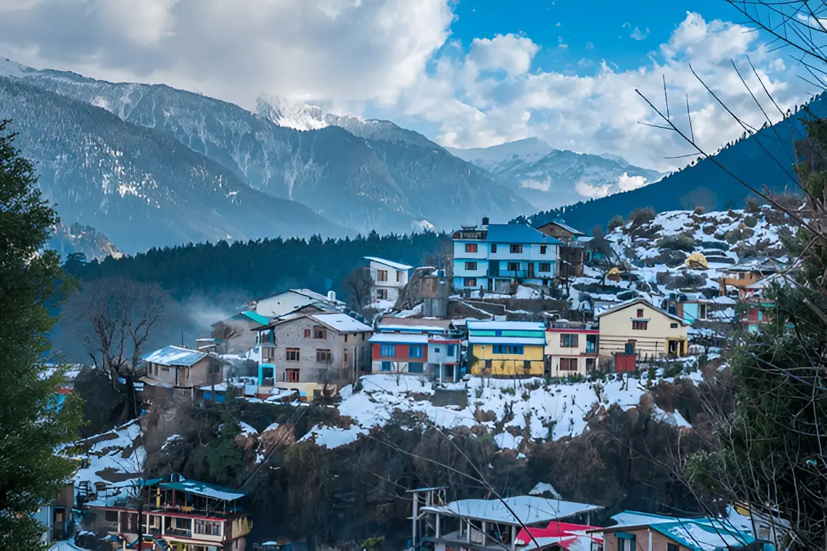 Snowy Mountains in Manali